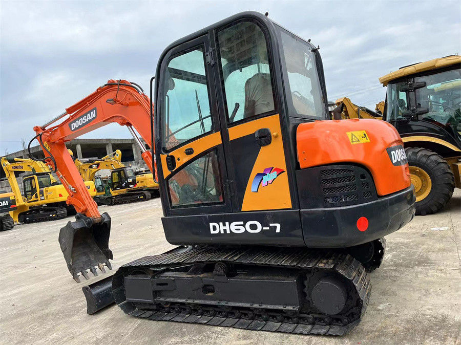 Máy đào nhỏ Doosan DH60 Mini Crawler Digger Hàn Quốc 6ton