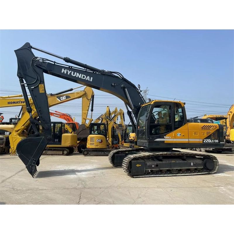Chiếc máy đào hạng nặng Hyundai R220 9S Kích thước tổng thể 9.55m*2.99m*3.08m