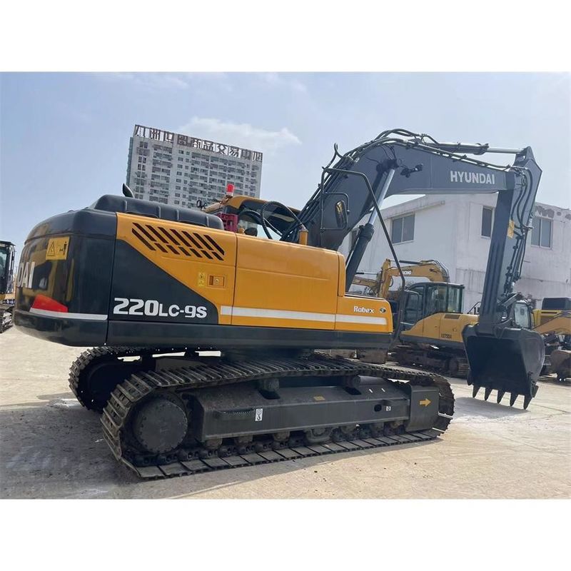 Chiếc máy đào hạng nặng Hyundai R220 9S Kích thước tổng thể 9.55m*2.99m*3.08m