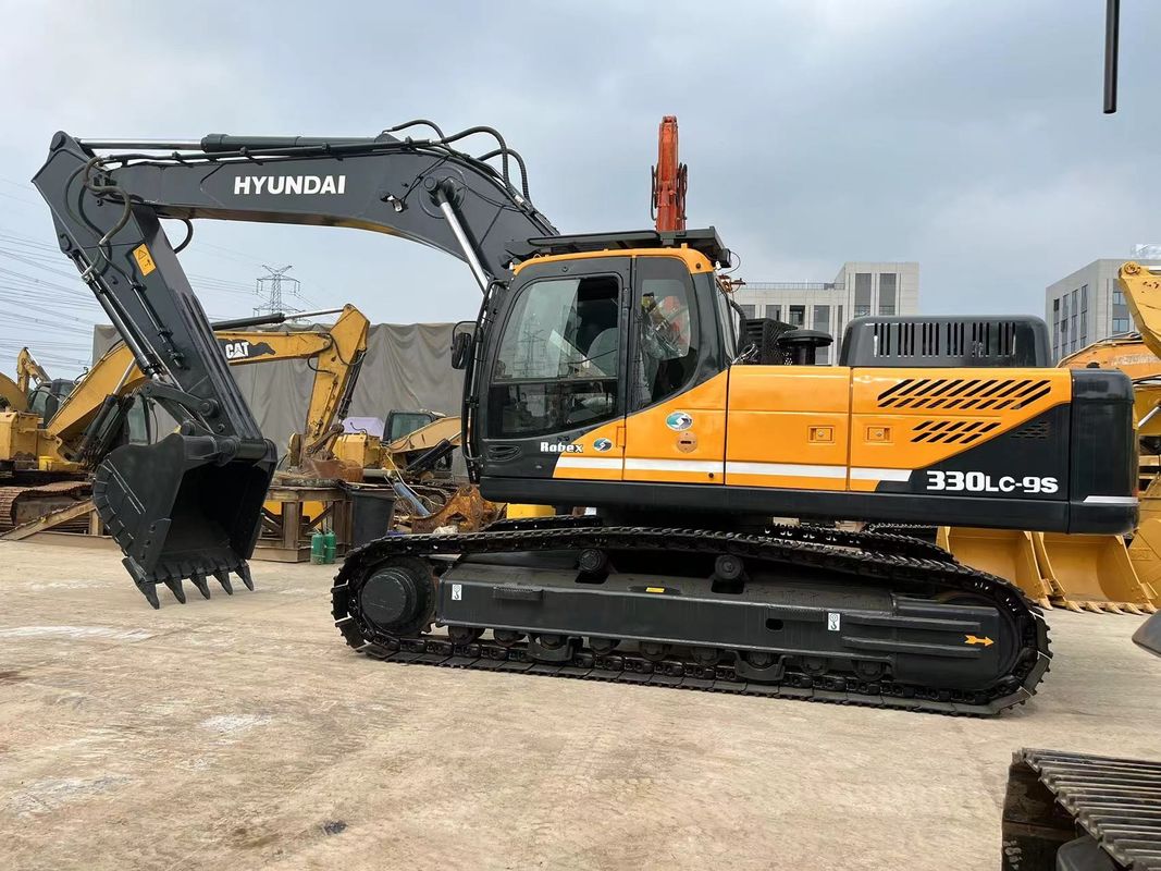 330LC-9S Excavator được sử dụng 210 kW động cơ sức mạnh cho hoạt động trơn tru và nhanh chóng