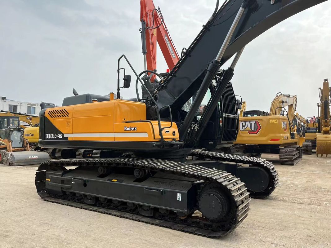 330LC-9S Excavator được sử dụng 210 kW động cơ sức mạnh cho hoạt động trơn tru và nhanh chóng