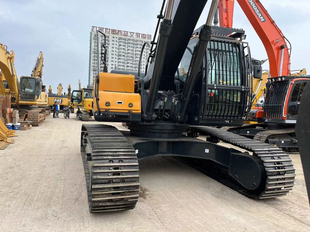 330LC-9S Excavator được sử dụng 210 kW động cơ sức mạnh cho hoạt động trơn tru và nhanh chóng