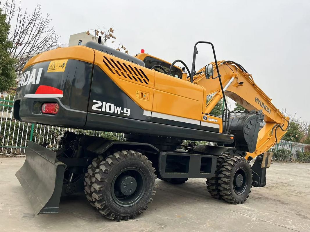 Loại di chuyển Hyundai R210W-9 Xe khoan bánh xe 21 tấn Xe khoan bánh xe Hyundai