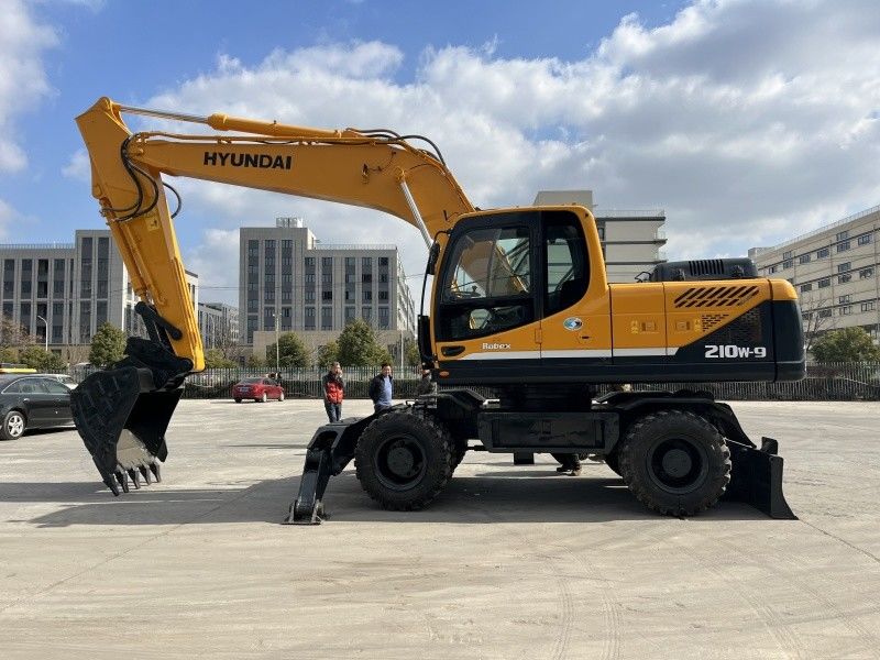 Máy đào bánh xe Hyundai 210w-9 cũ 21 tấn Máy đào cũ cỡ trung bình