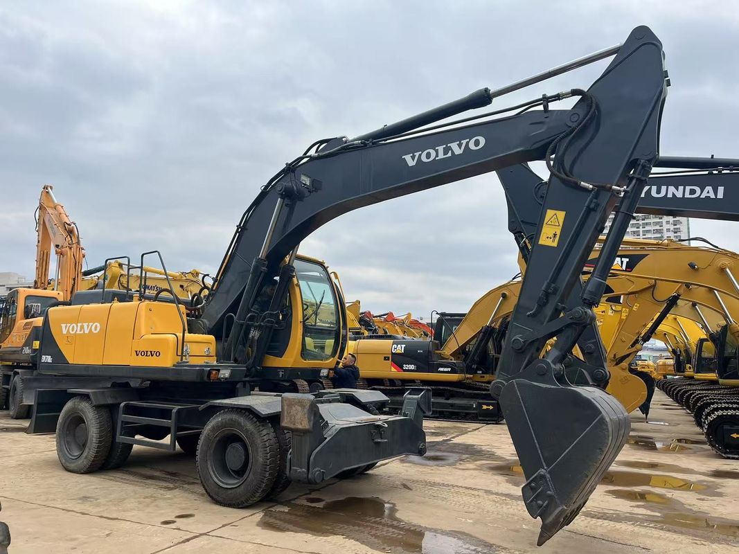 Máy đào bánh xe Volvo EW170 có hiệu suất cao