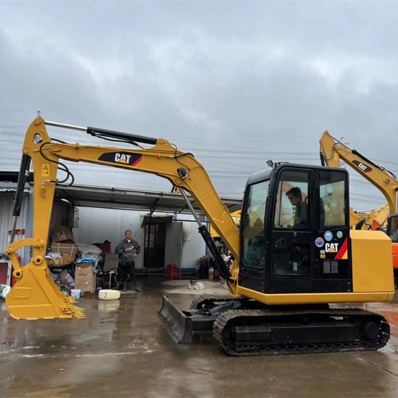 Máy đào nhỏ 5 tấn CAT 305.5E2 với động cơ diesel C2.4