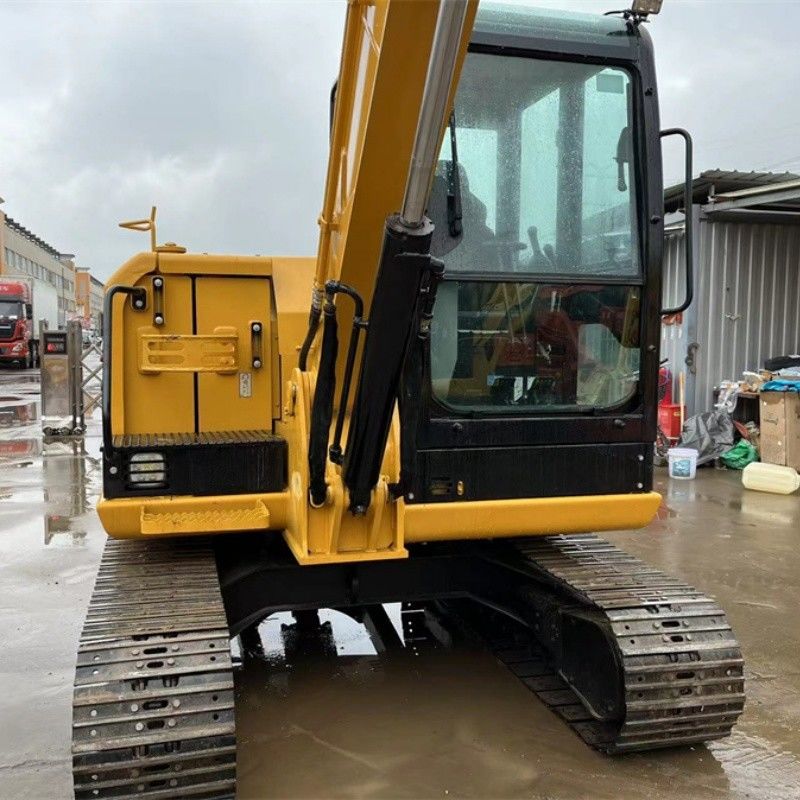 Máy đào nhỏ 5 tấn CAT 305.5E2 với động cơ diesel C2.4