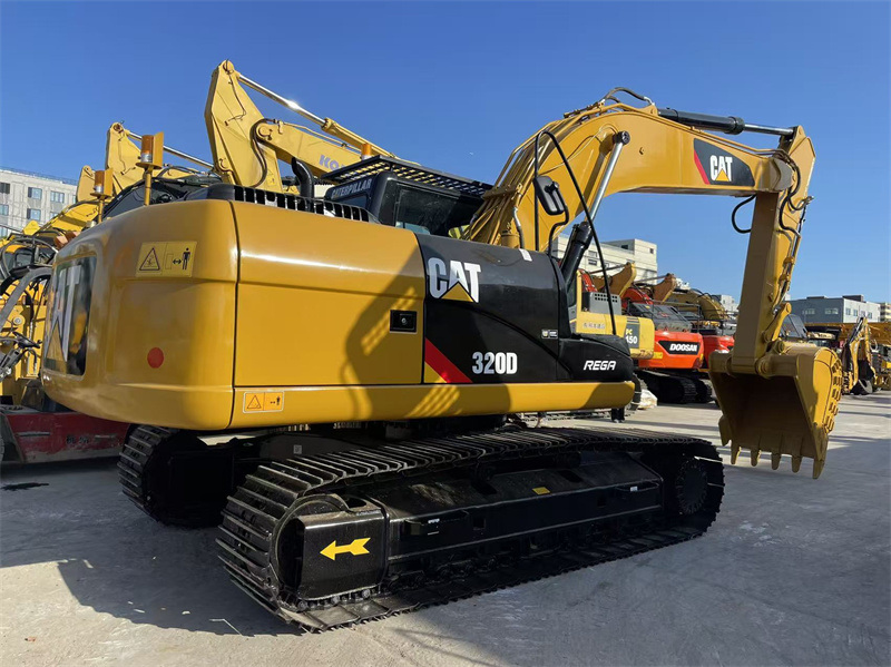 Máy xúc CAT 320D đã qua sử dụng 20 tấn Máy xúc Caterpillar đã qua sử dụng với số giờ hoạt động thấp