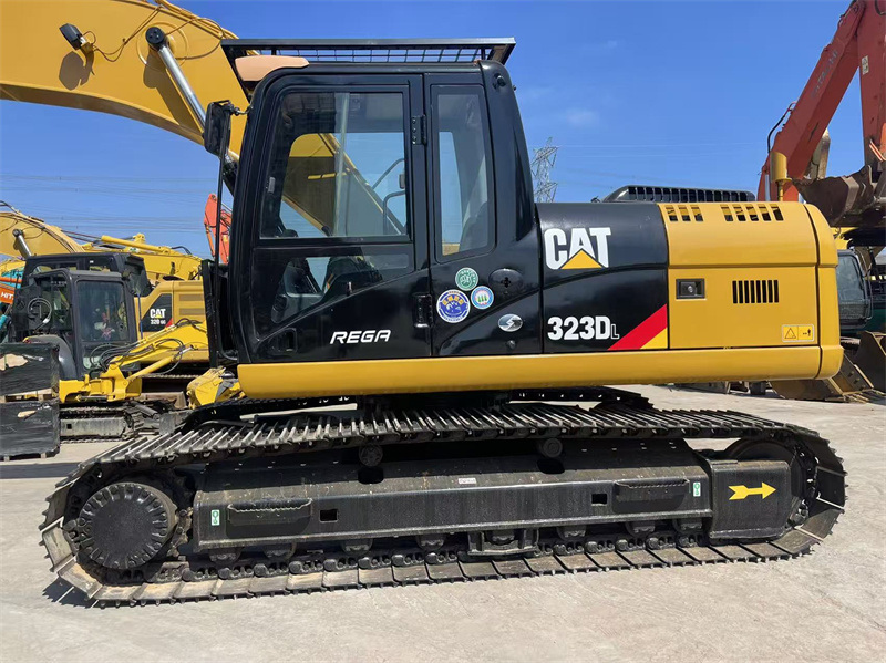 Máy xúc xích CAT 23 tấn đã qua sử dụng 323DL Máy xúc Caterpillar 320 323 đã qua sử dụng