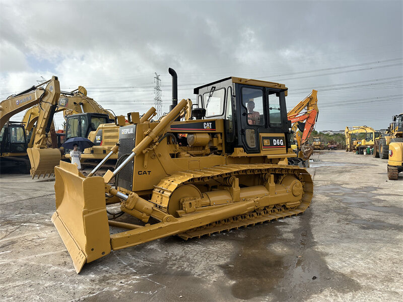 Xe đẩy cũ Caterpillar D7G Loại đường ray Động cơ nhiên liệu mạnh mẽ Cỡ trung bình Lý tưởng cho việc làm bằng đất Xây dựng đường và làm sạch trang web