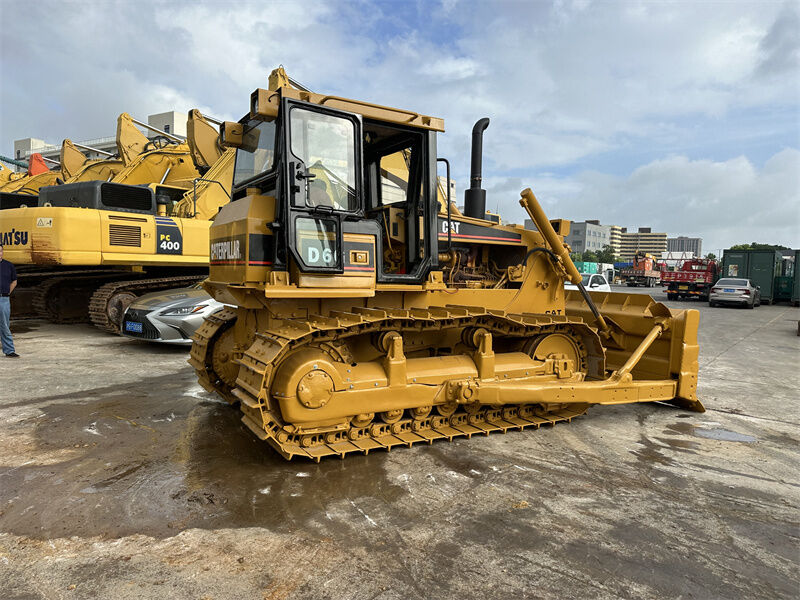 Xe đẩy cũ Caterpillar D7G Loại đường ray Động cơ nhiên liệu mạnh mẽ Cỡ trung bình Lý tưởng cho việc làm bằng đất Xây dựng đường và làm sạch trang web