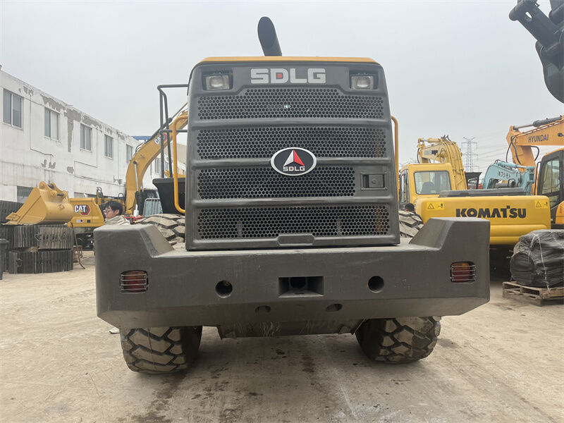 Xe xúc lật SDLG L958F đã qua sử dụng, tình trạng tốt, động cơ 178 KW, trọng lượng vận hành 6000 Kg, sản xuất năm 2024