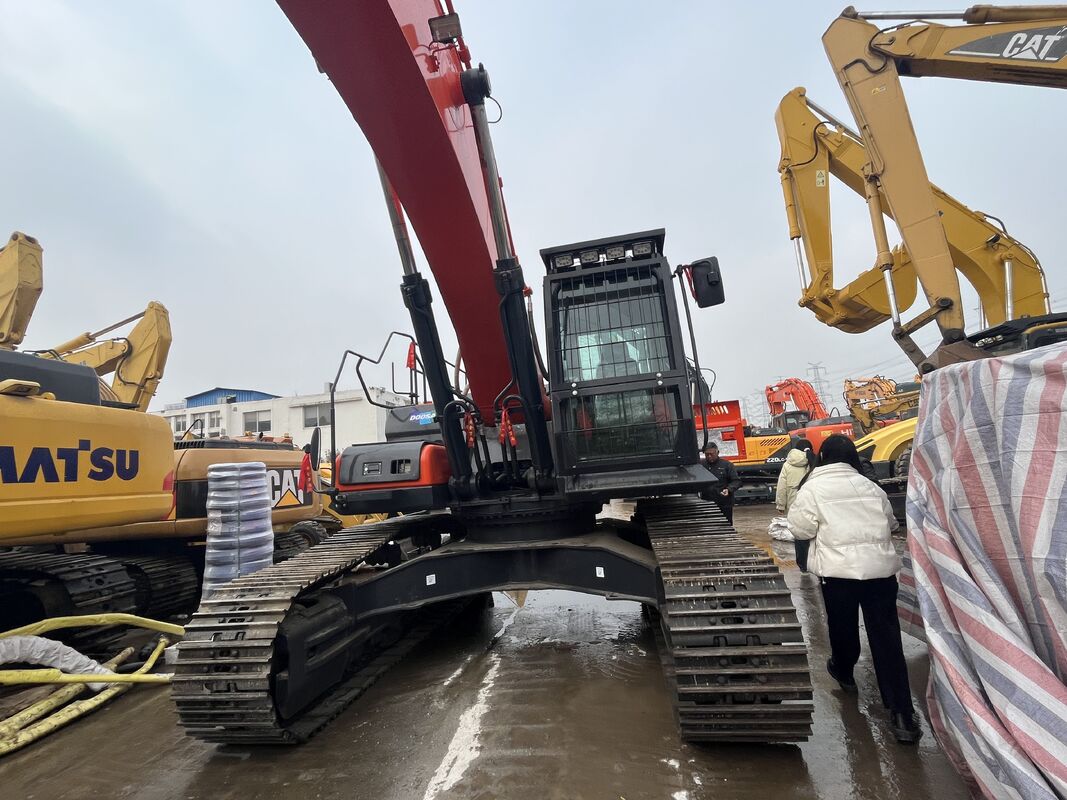 Máy đào Doosan DX340LCA đã qua sử dụng Được trang bị động cơ Common Rail và cabin thoải mái cho tầm nhìn của người vận hành và hiệu suất ca chuyển dài